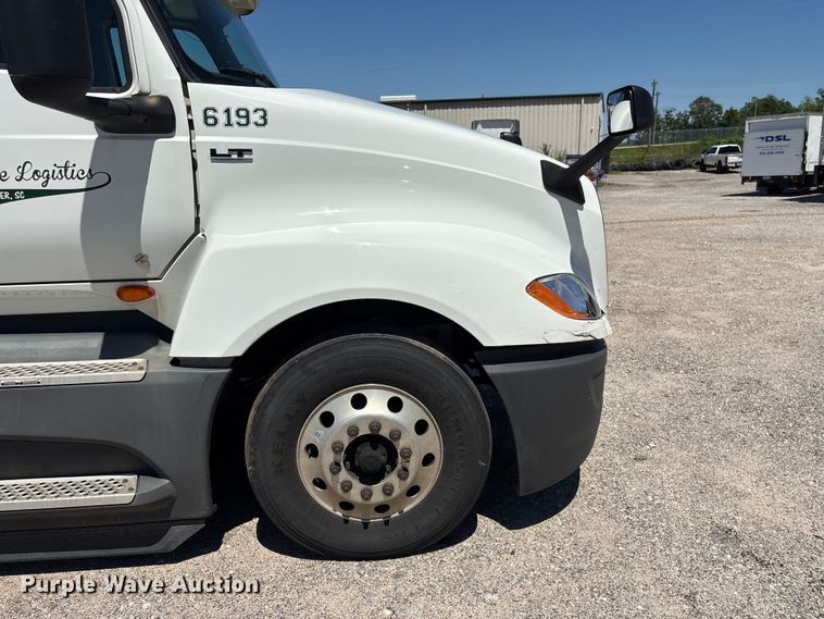 image for item EF1219 2020 International LT625 semi truck