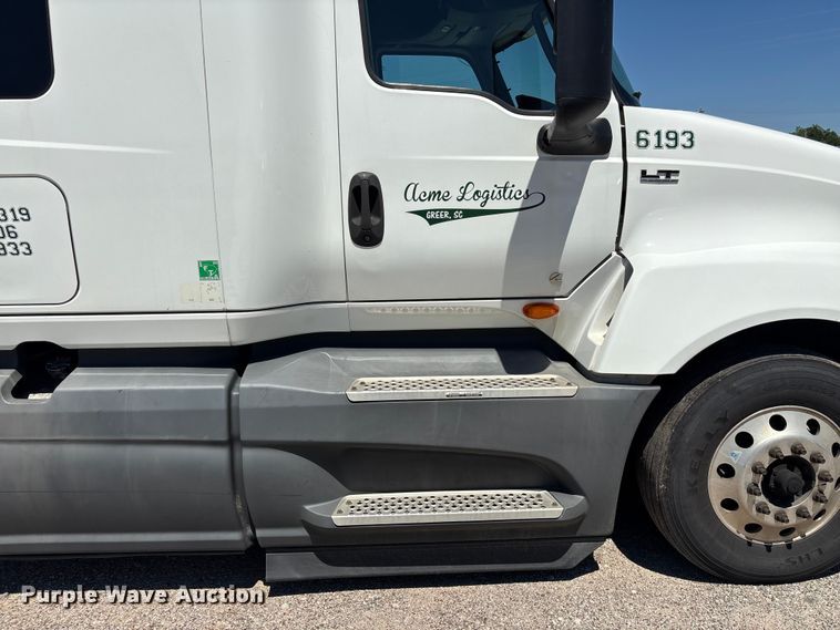 image for item EF1219 2020 International LT625 semi truck