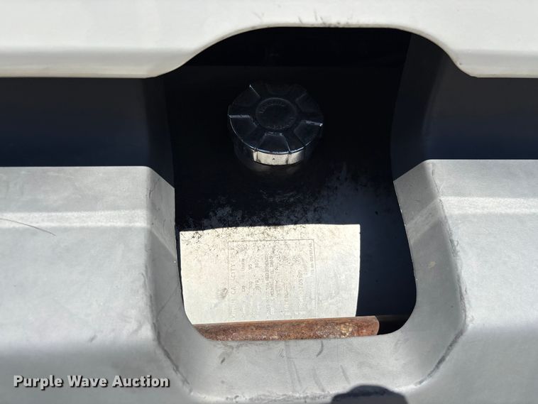 image for item EF1219 2020 International LT625 semi truck