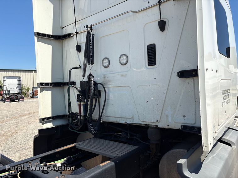 image for item EF1219 2020 International LT625 semi truck