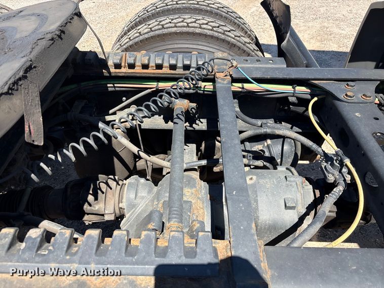 image for item EF1219 2020 International LT625 semi truck