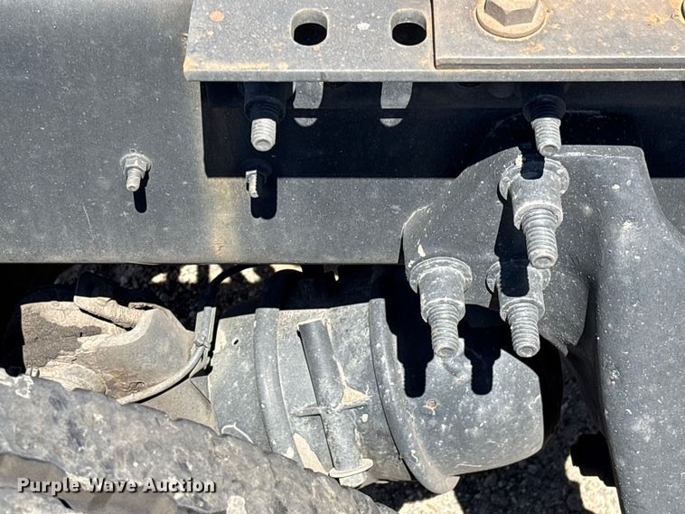 image for item EF1219 2020 International LT625 semi truck