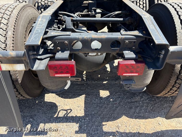 image for item EF1219 2020 International LT625 semi truck
