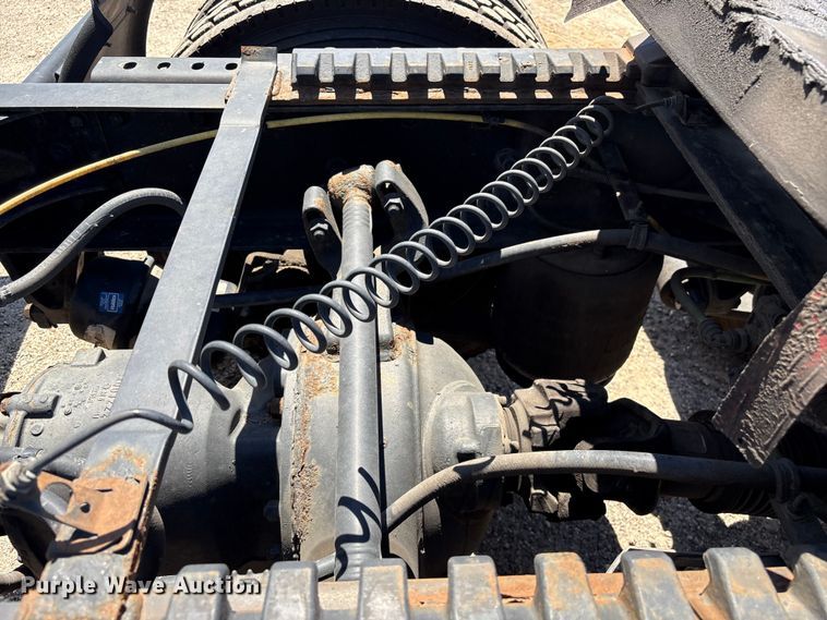 image for item EF1219 2020 International LT625 semi truck