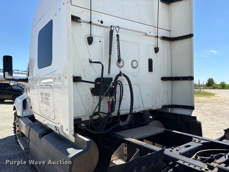 image for item EF1219 2020 International LT625 semi truck