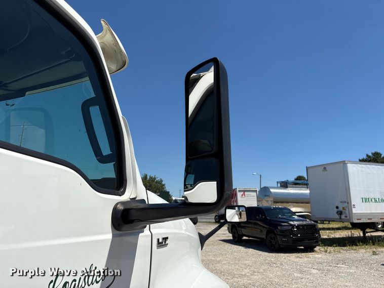 image for item EF1219 2020 International LT625 semi truck