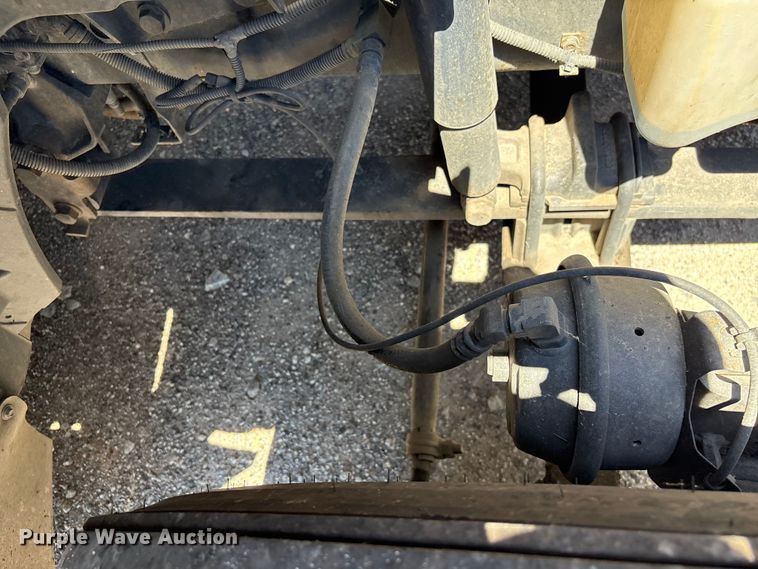 image for item EF1219 2020 International LT625 semi truck
