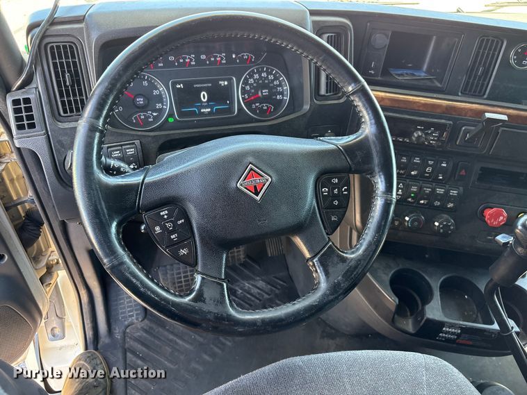 image for item EF1219 2020 International LT625 semi truck
