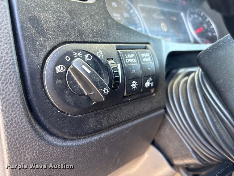 image for item EF1219 2020 International LT625 semi truck