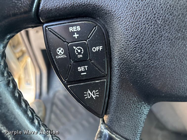 image for item EF1219 2020 International LT625 semi truck