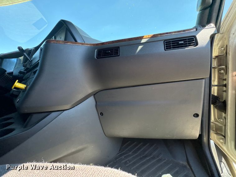 image for item EF1219 2020 International LT625 semi truck