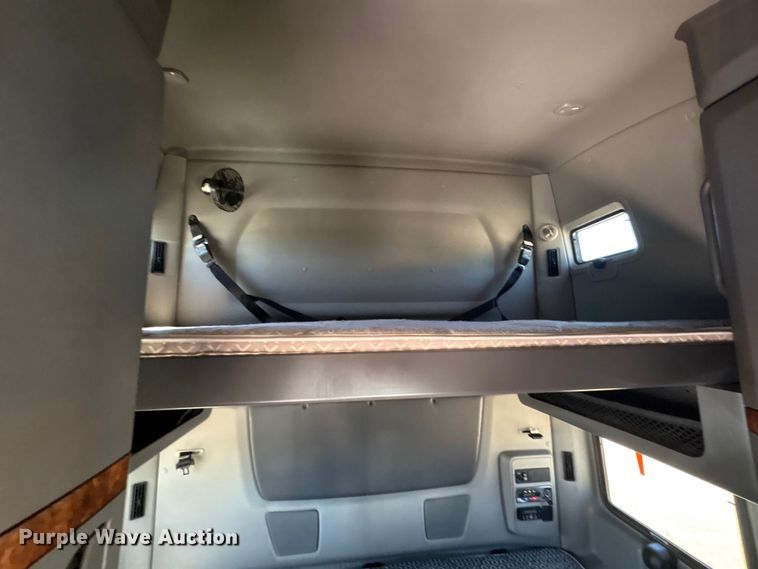 image for item EF1219 2020 International LT625 semi truck
