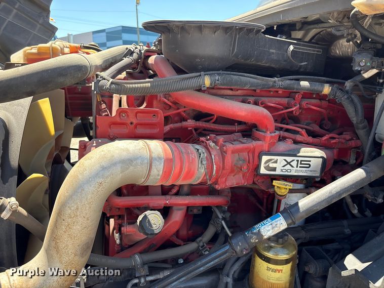 image for item EF1219 2020 International LT625 semi truck