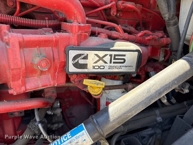 image for item EF1219 2020 International LT625 semi truck