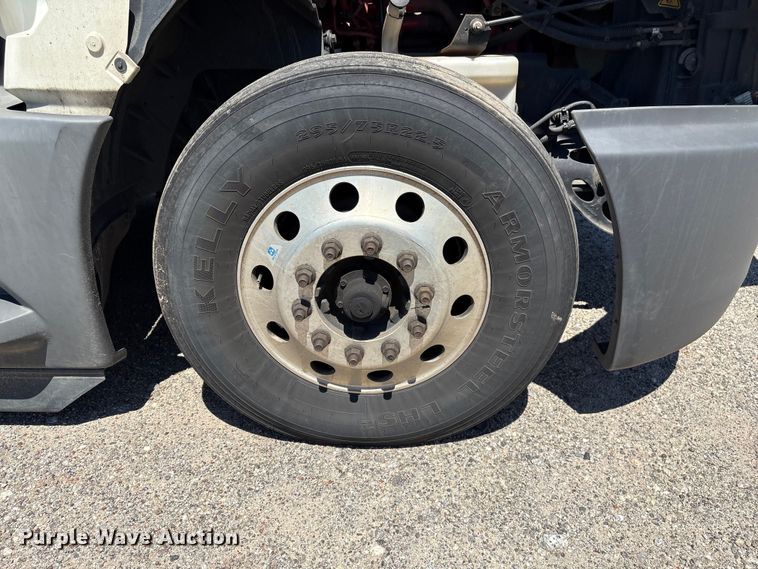 image for item EF1219 2020 International LT625 semi truck
