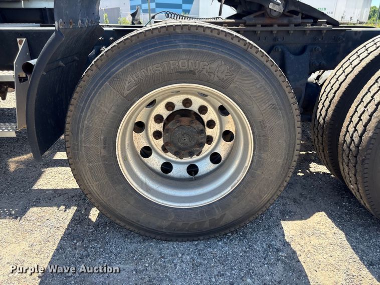 image for item EF1219 2020 International LT625 semi truck