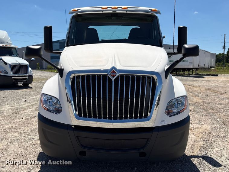 image for item EF1220 2019 International LT625 semi truck