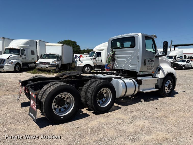 image for item EF1220 2019 International LT625 semi truck