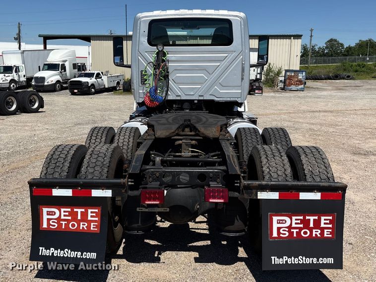 image for item EF1220 2019 International LT625 semi truck