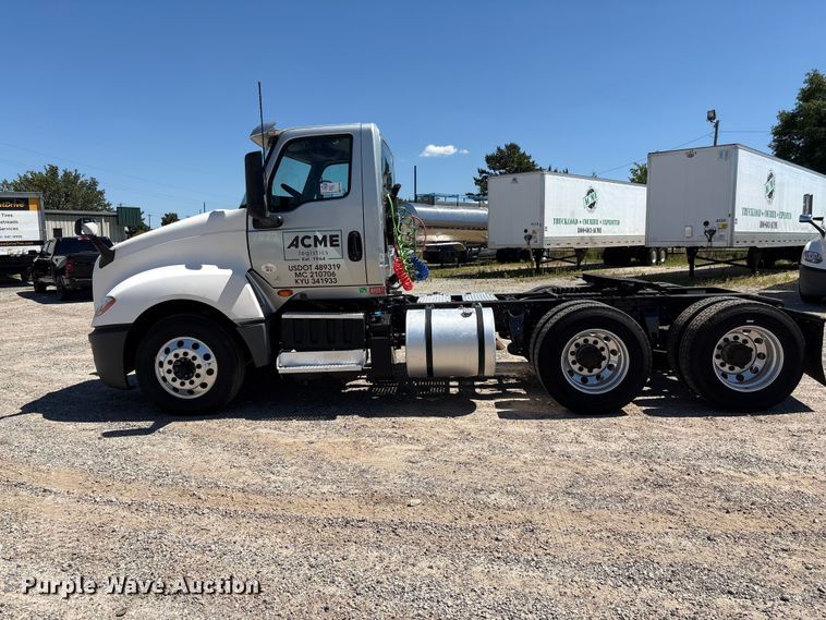 image for item EF1220 2019 International LT625 semi truck