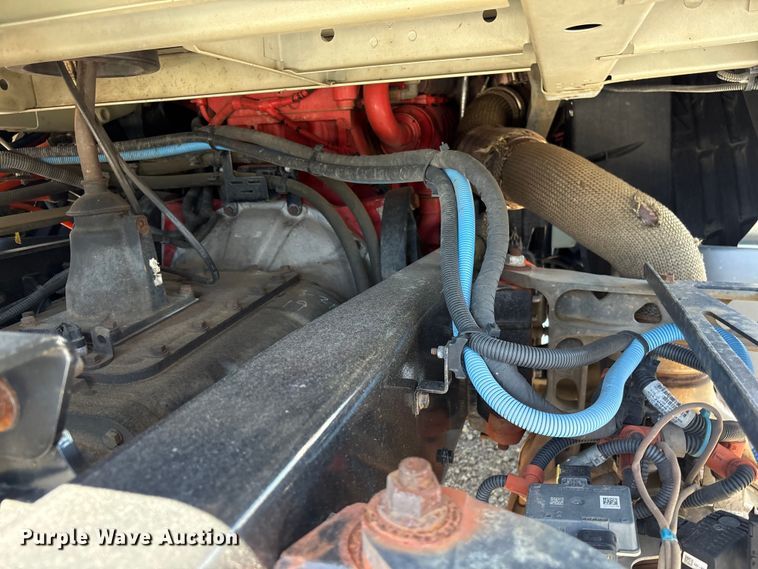 image for item EF1220 2019 International LT625 semi truck