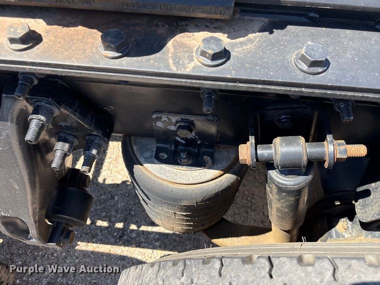 image for item EF1220 2019 International LT625 semi truck