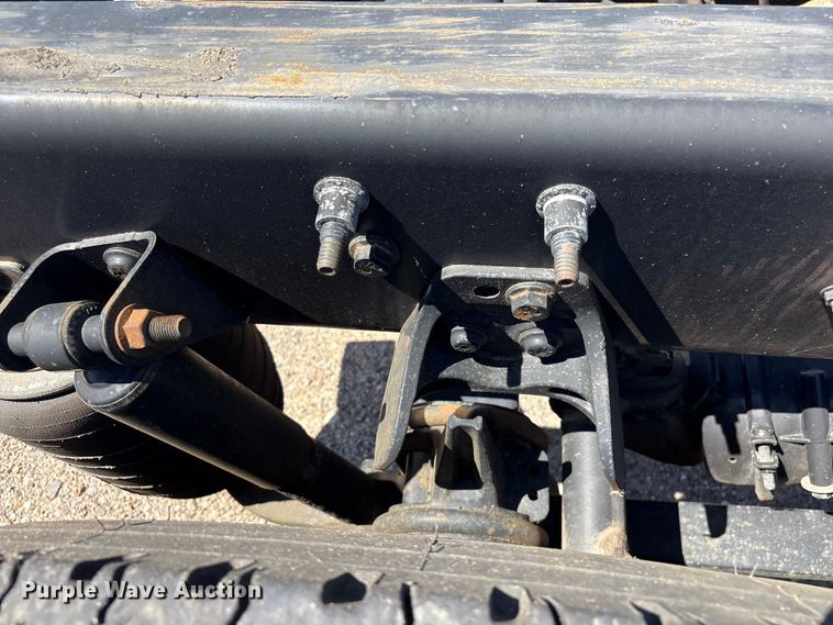 image for item EF1220 2019 International LT625 semi truck