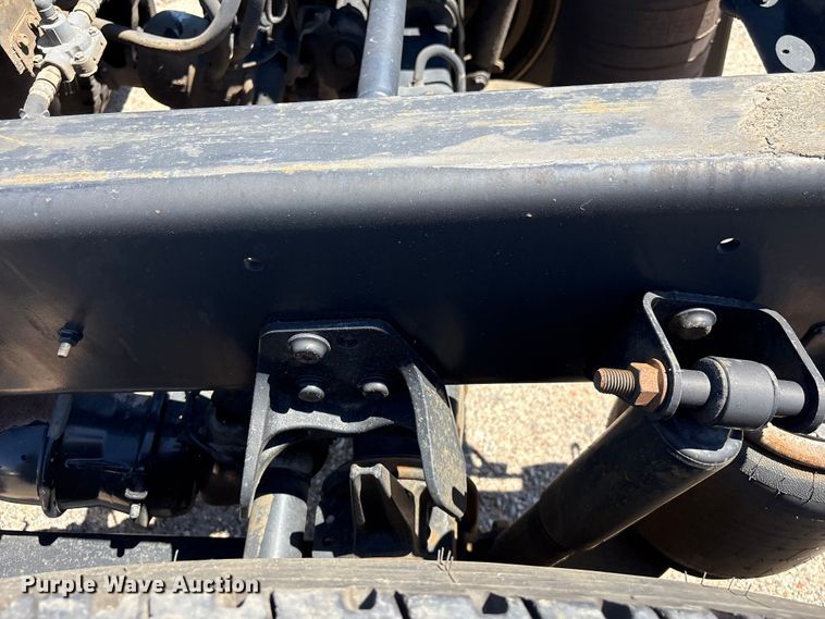 image for item EF1220 2019 International LT625 semi truck