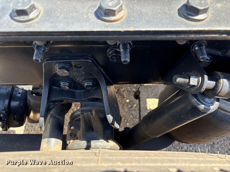 image for item EF1220 2019 International LT625 semi truck