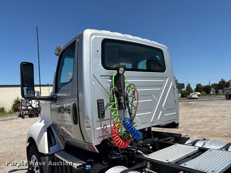 image for item EF1220 2019 International LT625 semi truck