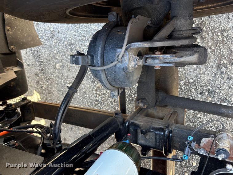 image for item EF1220 2019 International LT625 semi truck