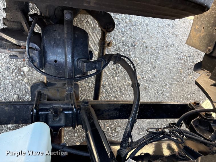 image for item EF1220 2019 International LT625 semi truck