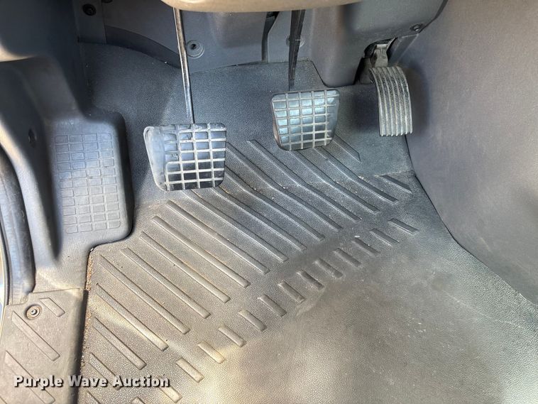 image for item EF1220 2019 International LT625 semi truck