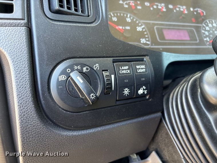 image for item EF1220 2019 International LT625 semi truck