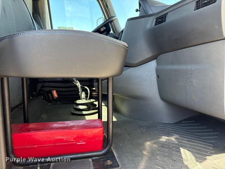 image for item EF1220 2019 International LT625 semi truck
