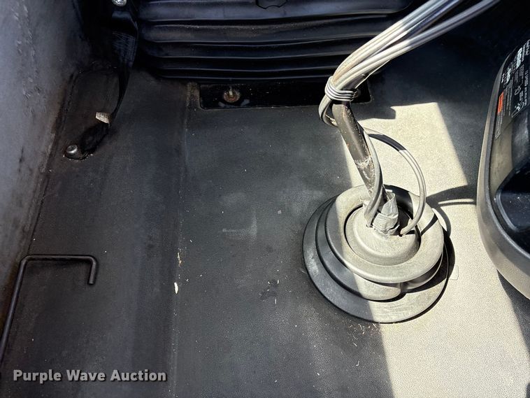 image for item EF1220 2019 International LT625 semi truck