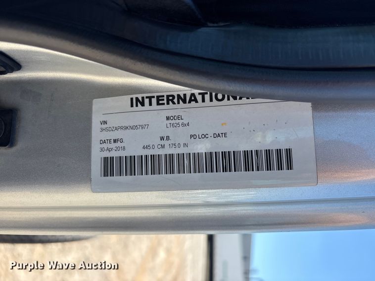 image for item EF1220 2019 International LT625 semi truck