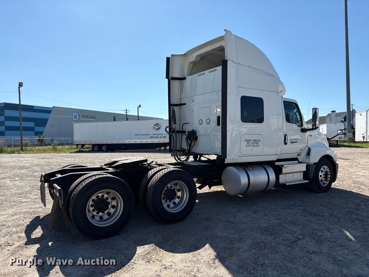 image for item EF1221 2019 International LT625 semi truck