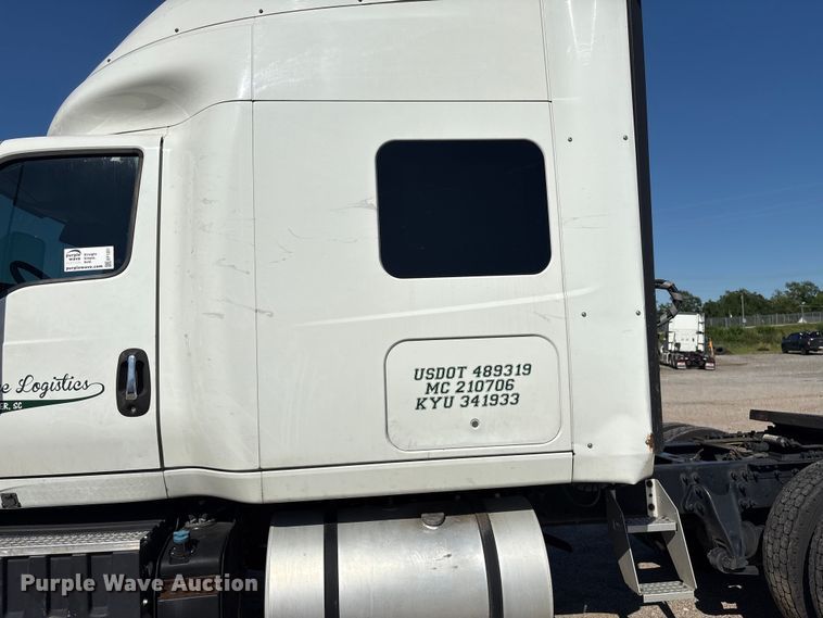 image for item EF1221 2019 International LT625 semi truck
