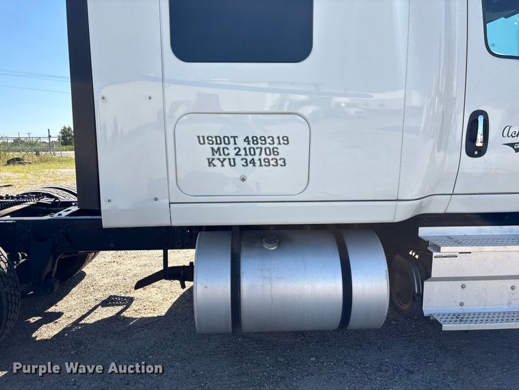 image for item EF1221 2019 International LT625 semi truck