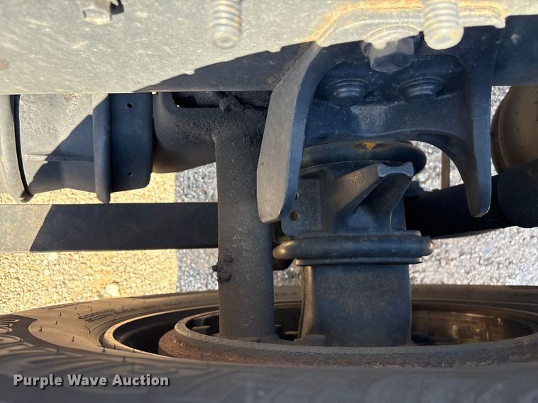 image for item EF1221 2019 International LT625 semi truck