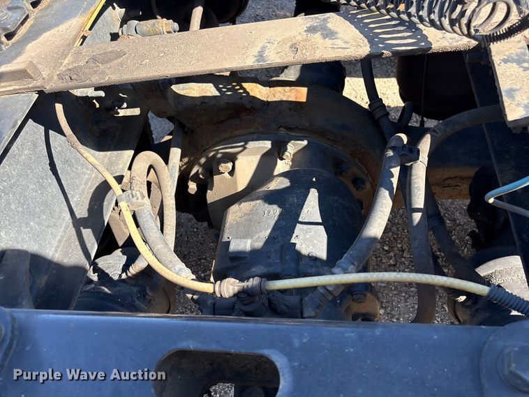 image for item EF1221 2019 International LT625 semi truck