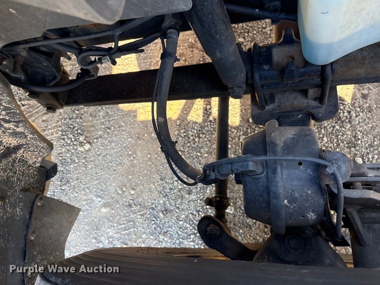 image for item EF1221 2019 International LT625 semi truck