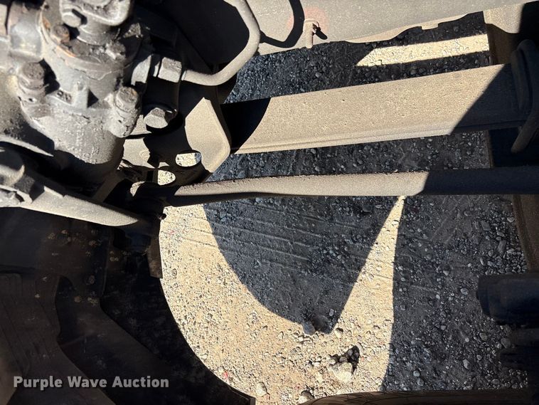 image for item EF1221 2019 International LT625 semi truck