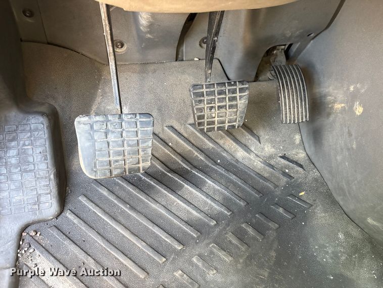 image for item EF1221 2019 International LT625 semi truck