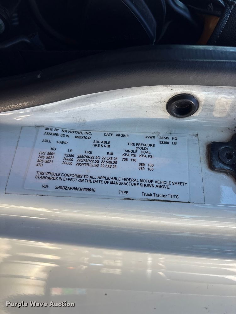 image for item EF1221 2019 International LT625 semi truck