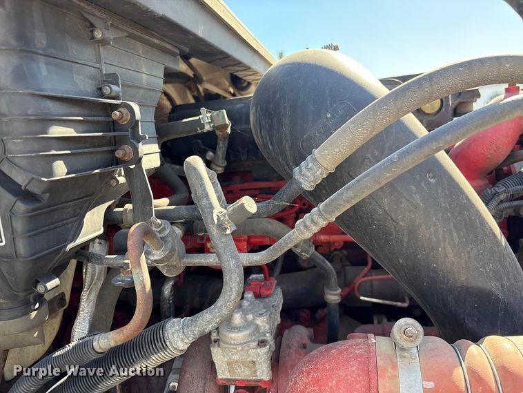 image for item EF1221 2019 International LT625 semi truck