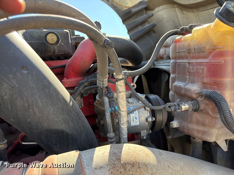 image for item EF1221 2019 International LT625 semi truck