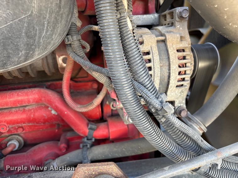 image for item EF1221 2019 International LT625 semi truck
