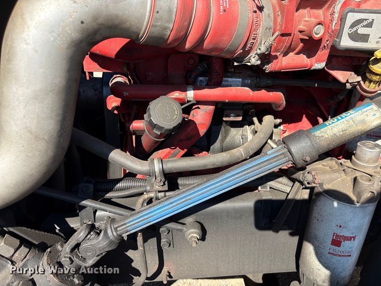 image for item EF1221 2019 International LT625 semi truck